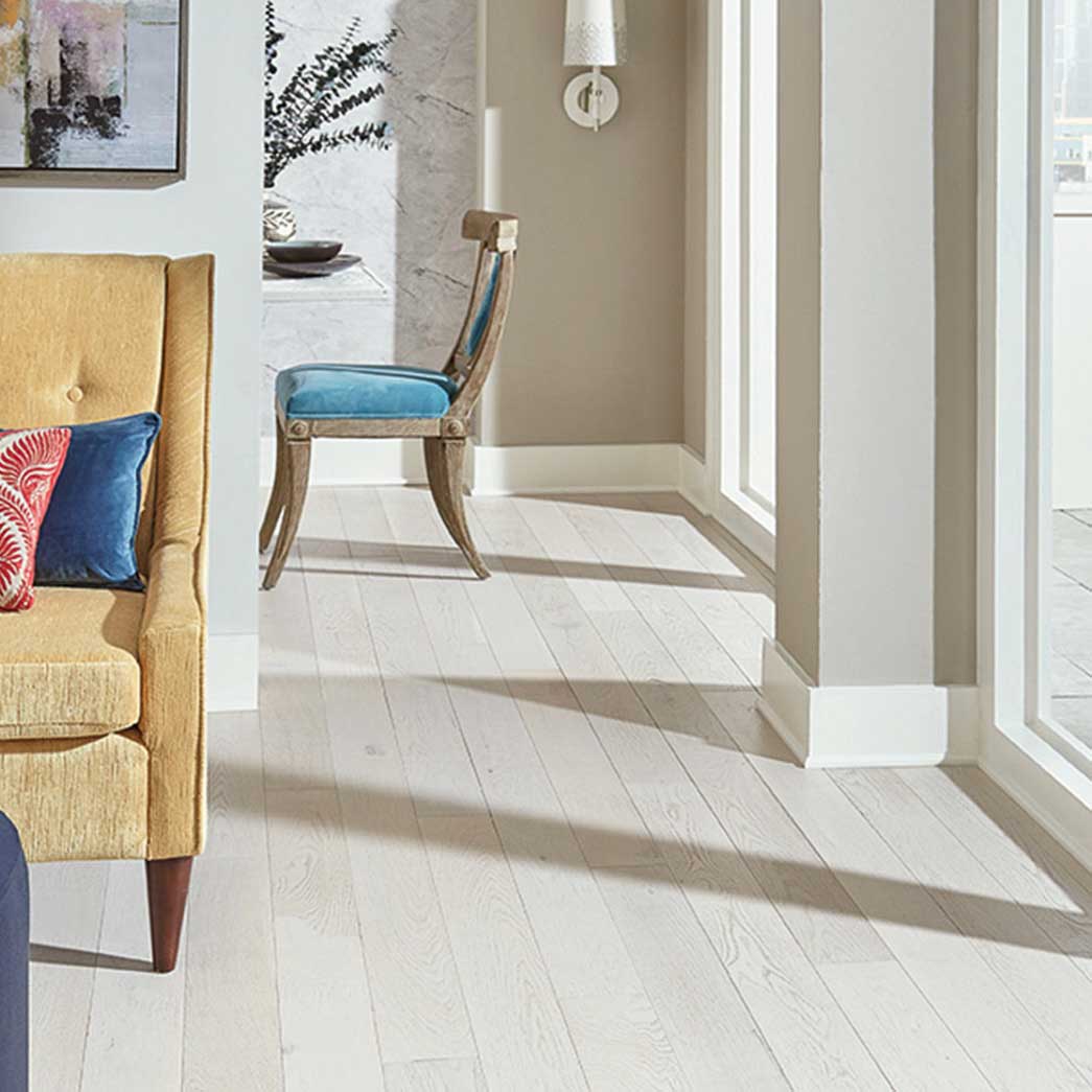 Eider 21956 Mullican Astoria White Oak 5" Wirebrushed 1/2" Engineered Hardwood Flooring Roo Scene