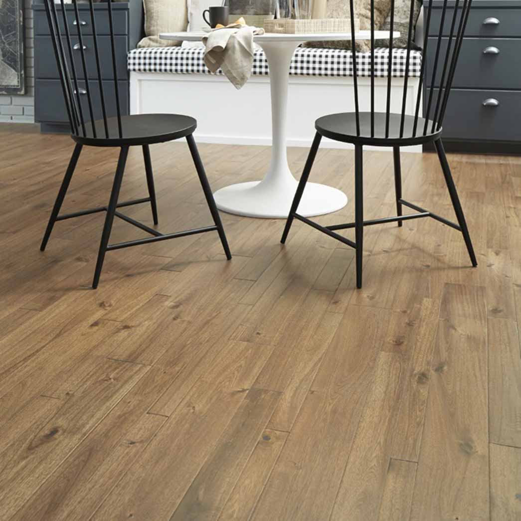 Mannington-Hardwood-Bengal-Bay-Tiger_s-Eye-BBP05TGR1-(Room-Scene)