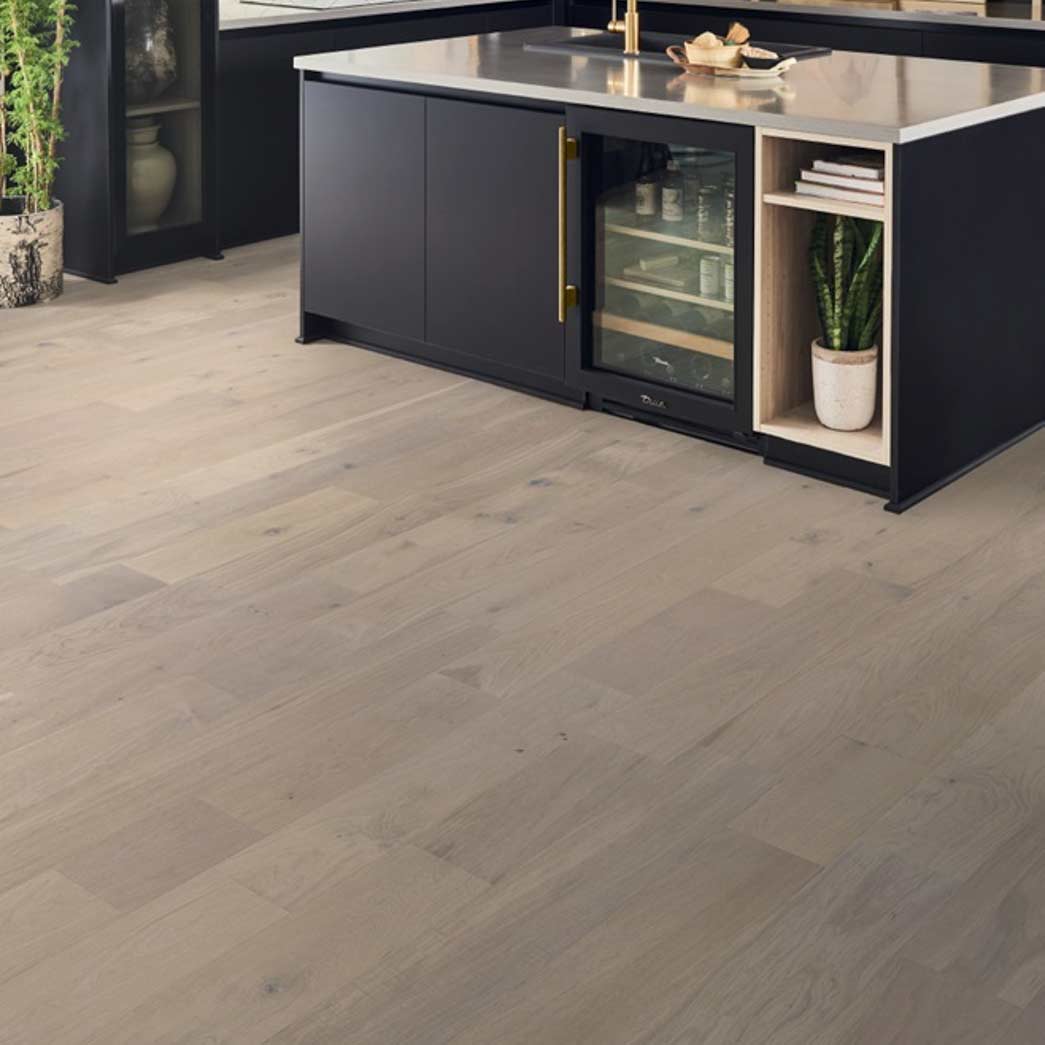 Mannington-Hardwood-Park-City-Snowcap-HPLV07SNW1-(Room-Scene)