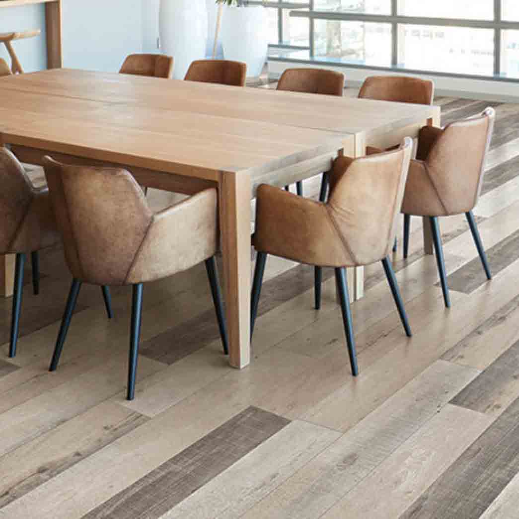 Metroflor-Déjà-New-Coastal-Oak-DN821822-Weathered-room scene 1