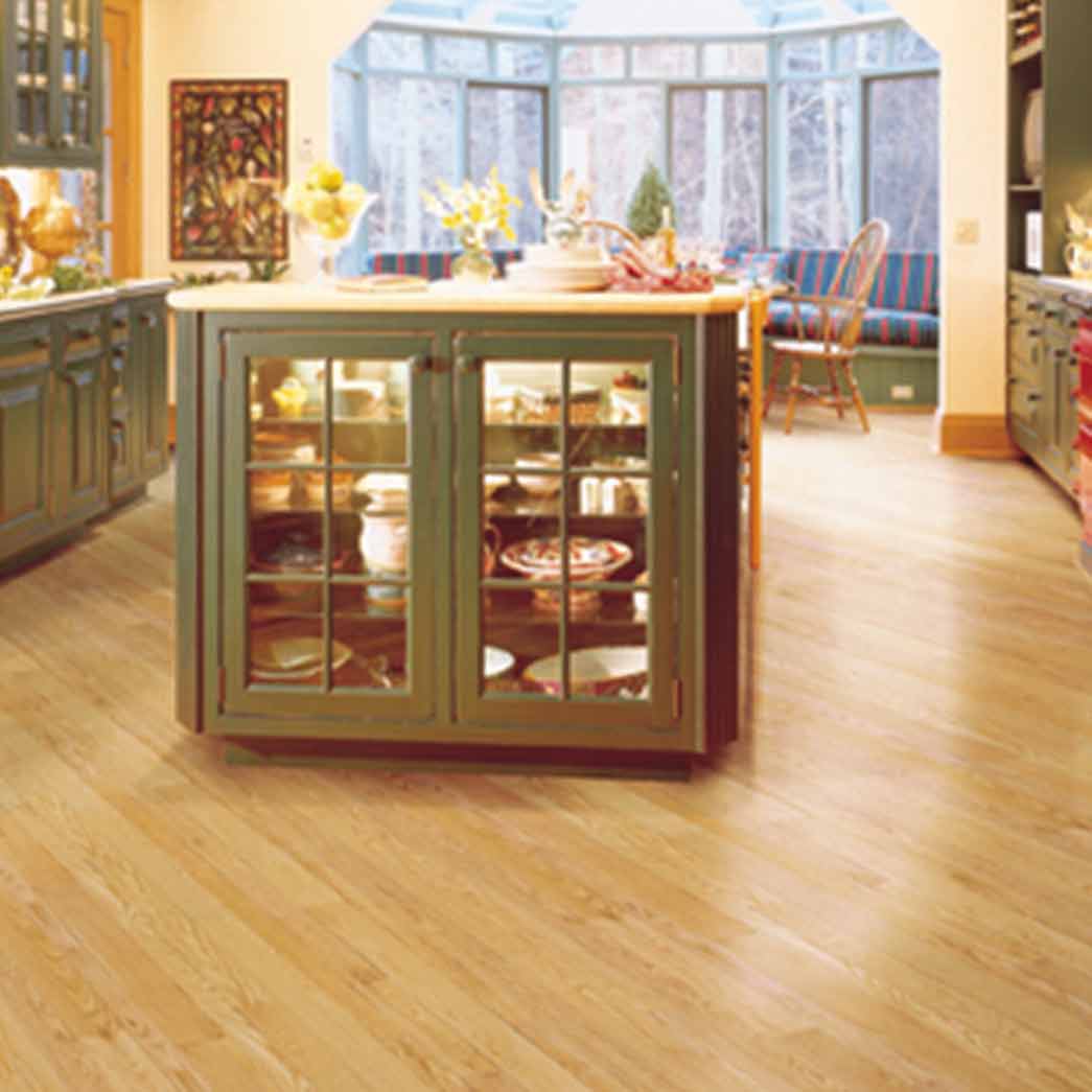 Mullican-Muirfield-Red-Oak-Natural-SKU-19897-(Room-Scene)